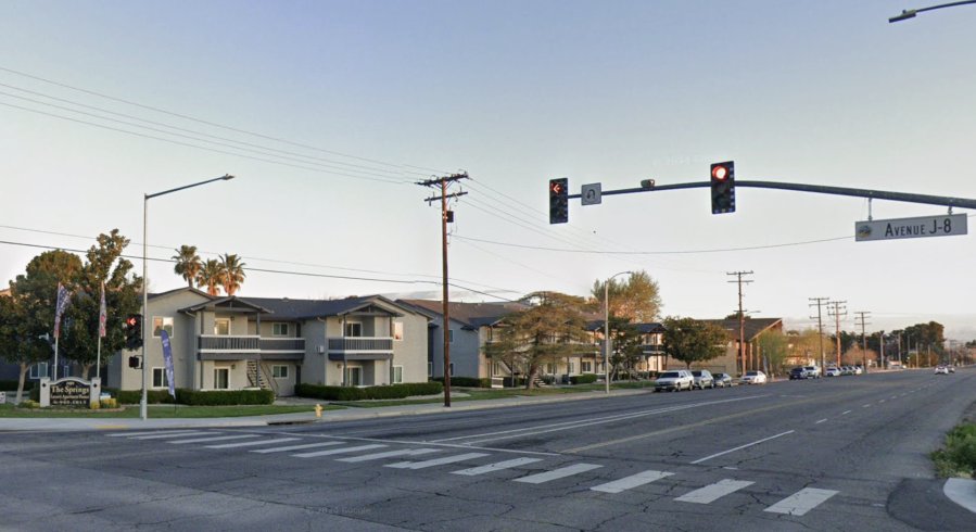 Man shot by deputies while holding ex-wife in headlock