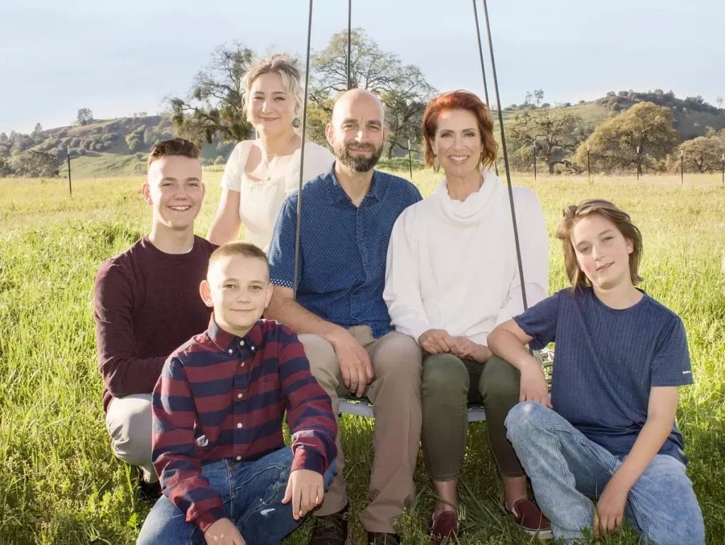 California plane crash survivor dies, orphaning two teens