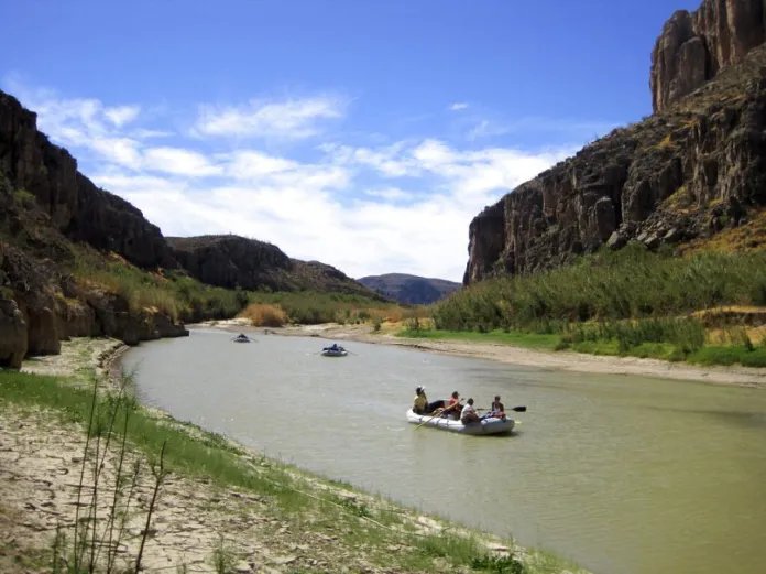 Trump Pauses Big Bend Construction After Bipartisan Revolt