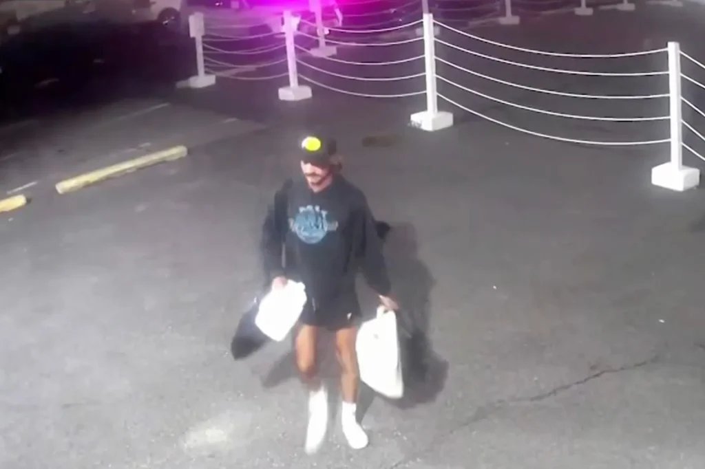 Sailboat thief shot dead by cops in Rhode Island
