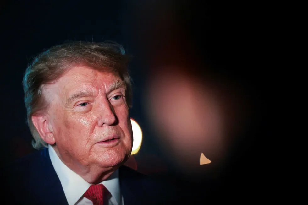 Trump Calls Trump Critic to Save Senate Runoff
