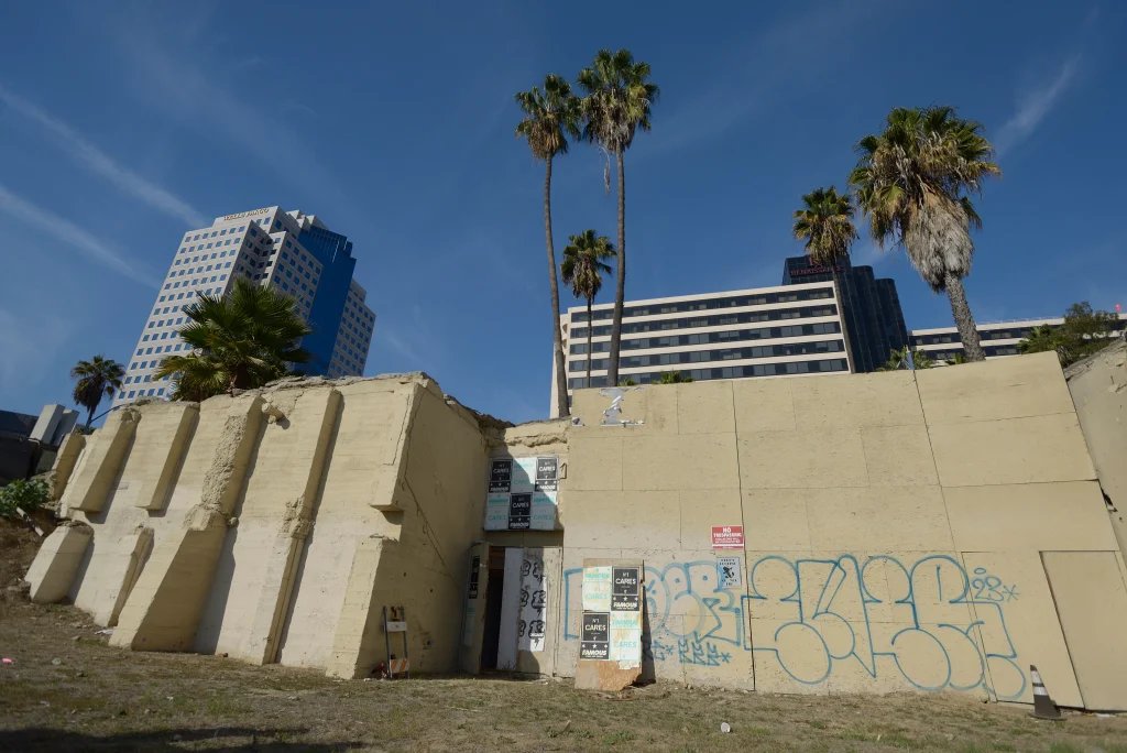 Historic tunnel gets steel fence after squatter fires
