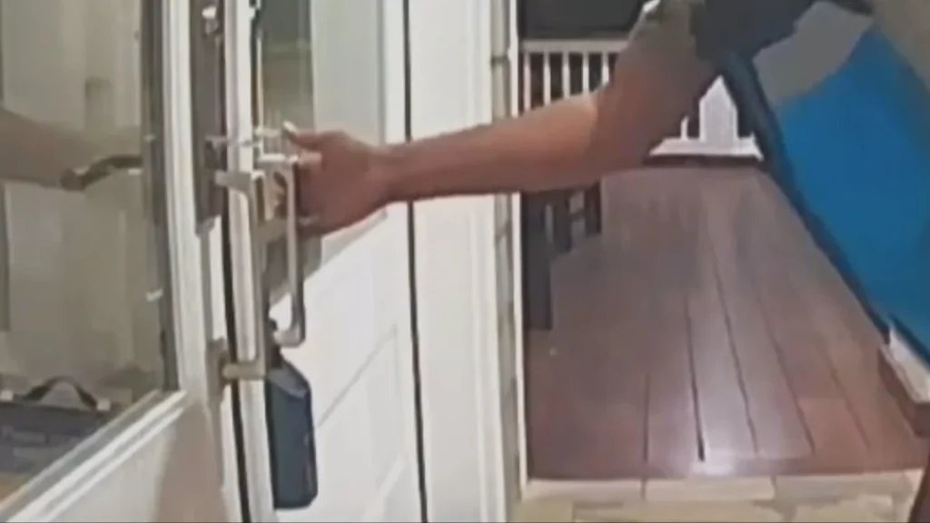 Amazon driver tries opening woman’s door at 11 PM