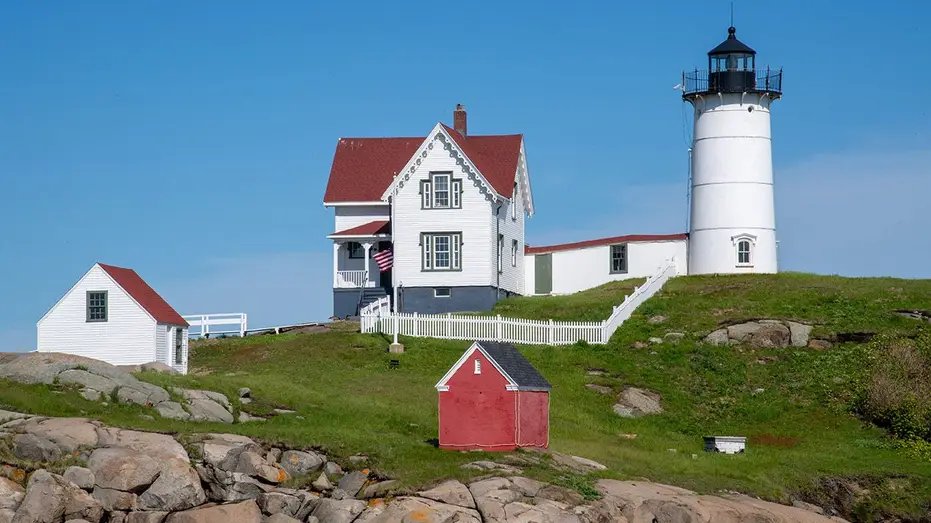 Naked Man With Golf Club Attacks Maine Lighthouse