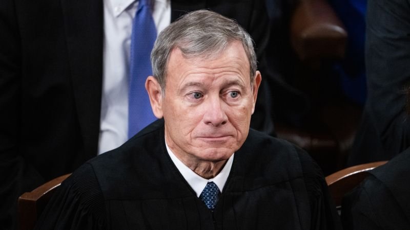 Chief Justice Roberts Opposes Trump’s White House Ballroom Project
