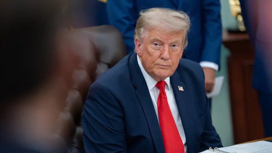 Trump Warns Iran: Make Deal or Face “Decapitation”