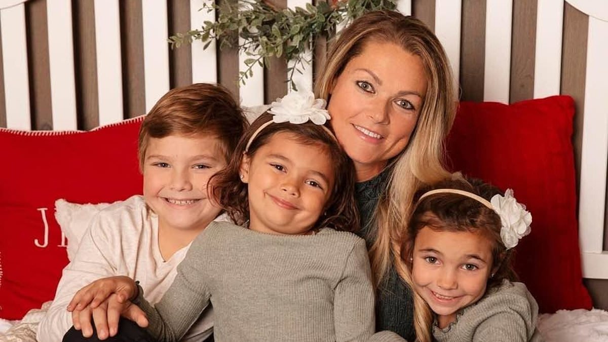 I had my legs, lips and favorite tattoo amputated after hysterectomy went terribly wrong. Here are all the horrific ways my life has been ruined, says brave mom-of-six, 46, now suing hospital for $68m