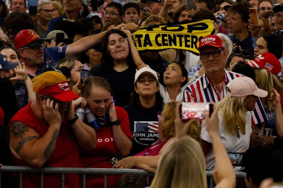 Trump’s AI Data Center Push Blocked in Red States