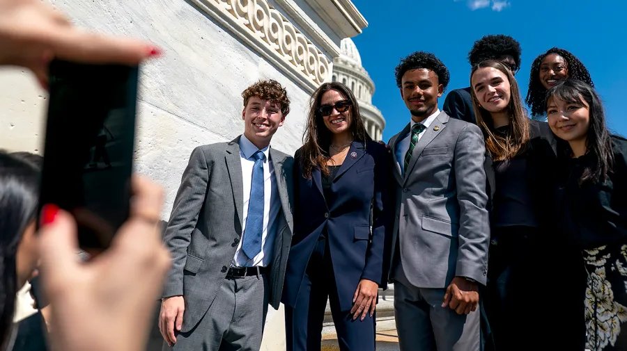 AOC Leads 2028 Democratic Betting Markets