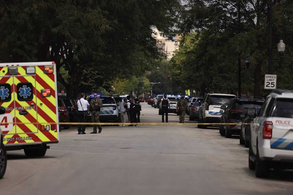 SWAT standoff in Kenwood ends with 2 arrests
