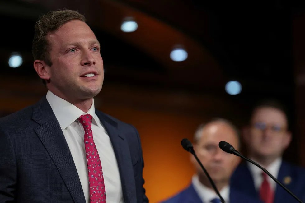 Rep. Miller confronts ex-wife in courthouse hallway