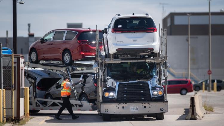 Trump and Canada Race to Avoid Trade War