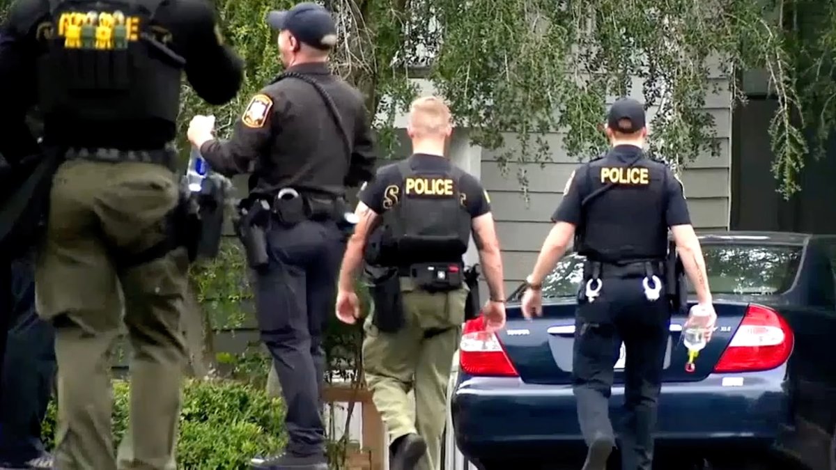 Police believe dismembered body found at Park Valley Apartments in Smyrna, Georgia is Shanteria 'KT' Mosley; Kingston Bradley charged
