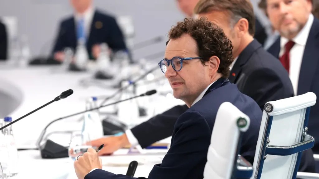 Anthropic CEO Rejects Open-Weight AI Ban Claim