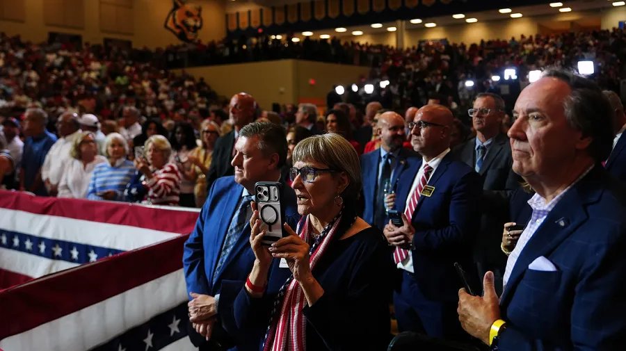 Trump’s Iran War Risks Depressing GOP Turnout