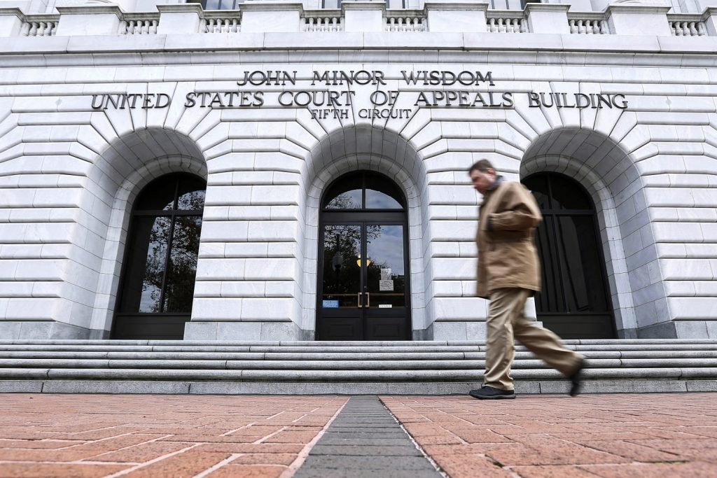 Appeals Court Avoids Ruling on Trump’s Gang Deportation Law