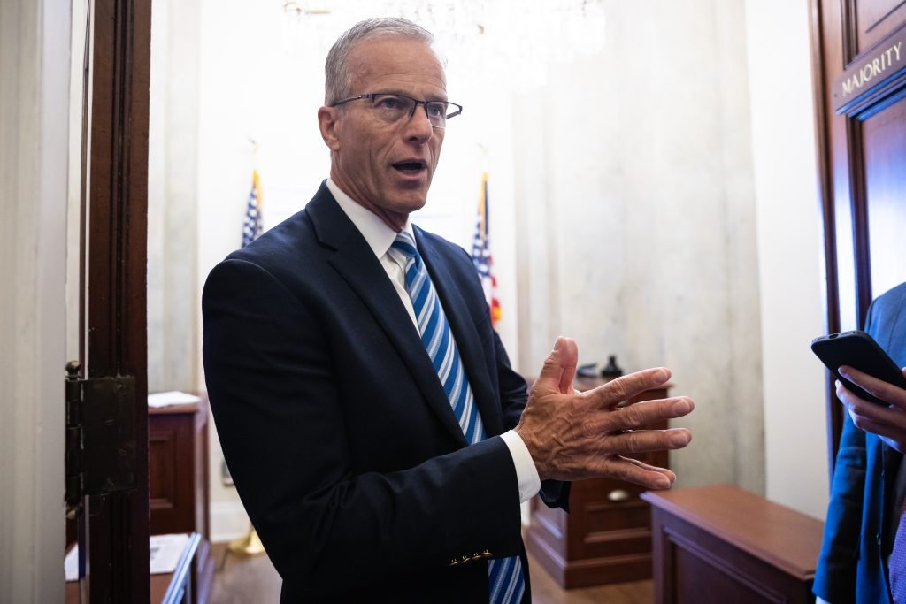 GOP Governors Back Trump’s Spending Bill Push