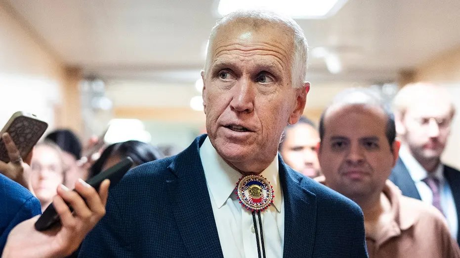 Tillis Urges Trump to Replace Pentagon Chief Hegseth