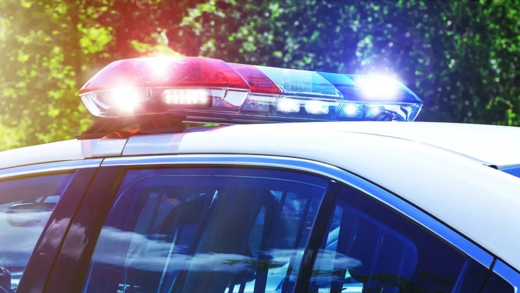 2 men arrested after motel stabbing injures teen