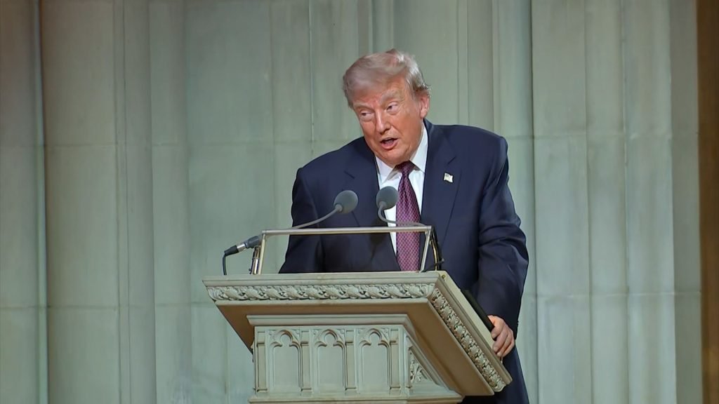 Trump Jokes About Graham’s Phone Number at Funeral