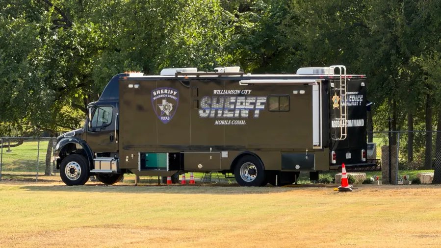 Body found in Round Rock park, suspect sought