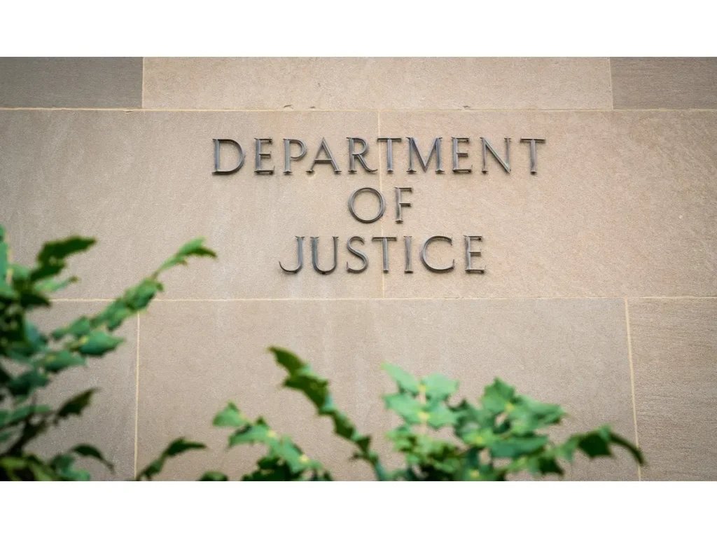 DIA Worker Admits Selling Secrets to Foreign Govt