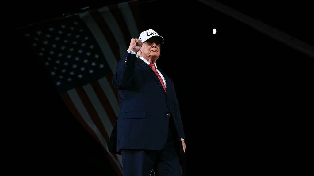 Trump’s Cash Promises Falter Amid Voter Skepticism and Economic Doubts