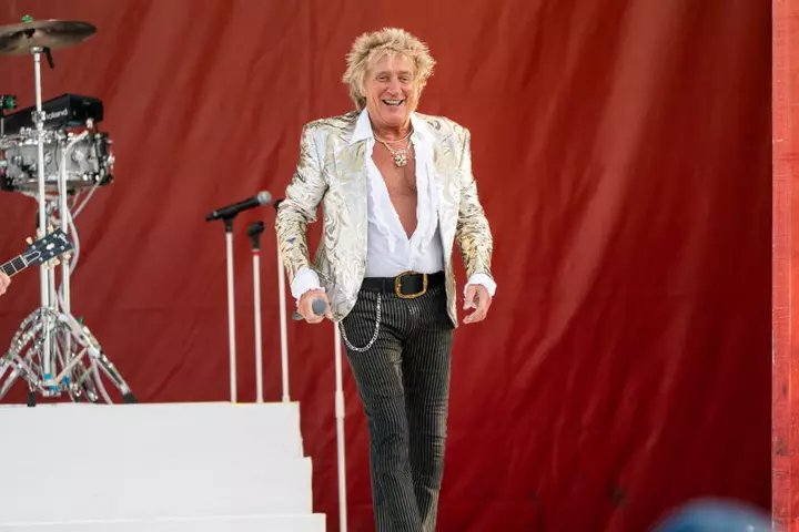 Rod Stewart says he's 'not retiring' but announces his 'last tour ever, ever, ever'