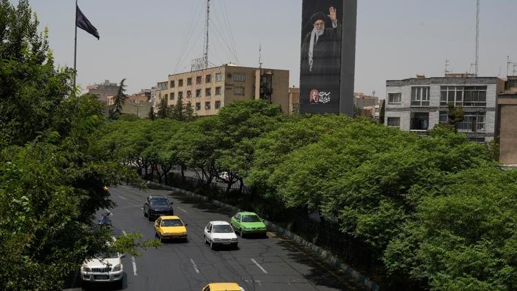 US and Iran Exchange Fire as Trump Tensions Escalate