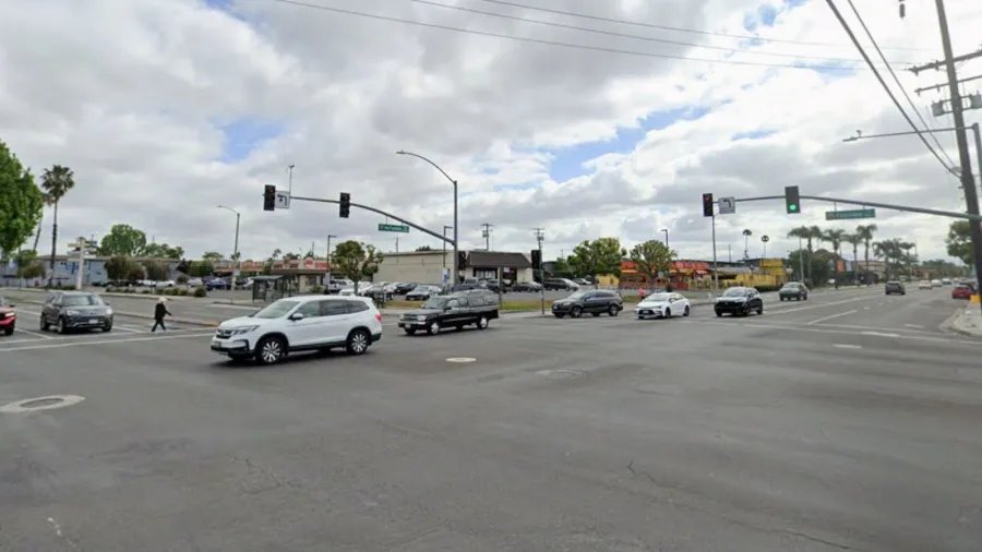 Elderly bicyclist hit and killed in Santa Ana