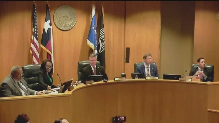 Tarrant County Cuts Voting Locations in Half