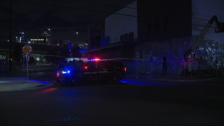 Man shot dead near Hawthorne Bridge, suspect at large