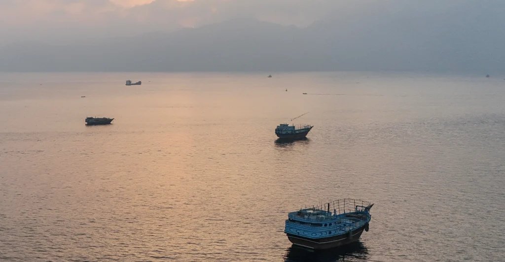 Trump Cancels Plan to Charge Ships in Strait of Hormuz