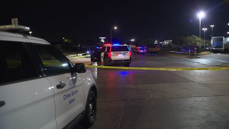 Gunshot victim walks into Dallas fire station; one dead nearby