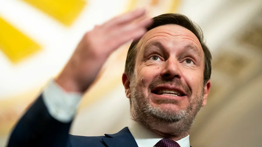 Murphy: Iran Won’t Back Down Before Trump Does