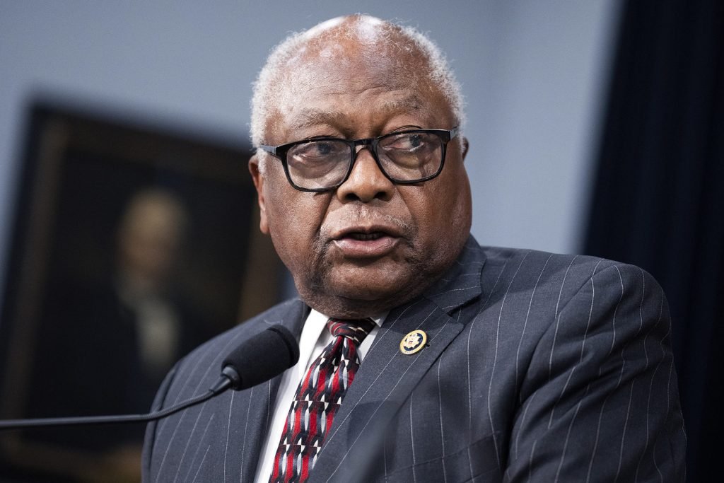 Clyburn Says Don’t Prioritize Impeaching Trump