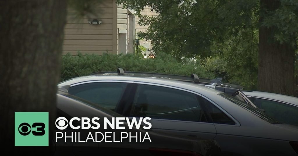 Mother, Children Lock Themselves in Bathroom During Break-In