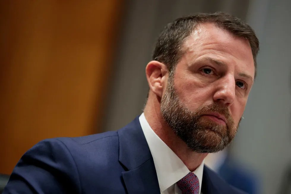 Bannon, Loomer Demand Trump Fire Mullin Over Deportations