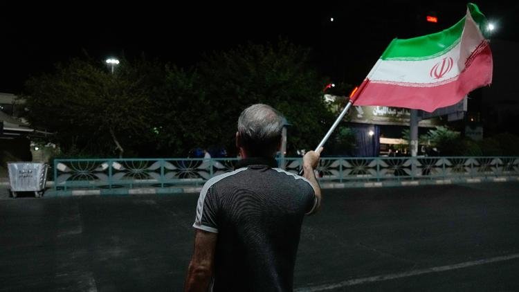 US and Iran Both Halt Attacks as Ceasefire Talks Resume