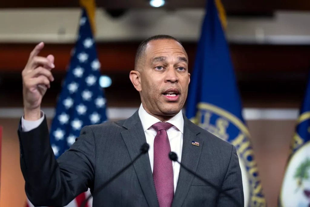 Democrats Downplay Clash With Socialist Wing