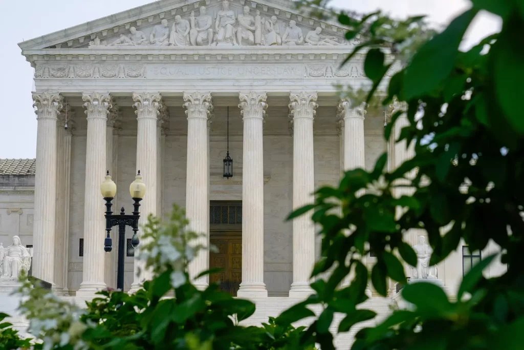 Democrats Plan Supreme Court Limits if They Win Congress