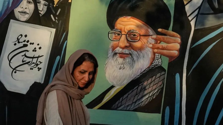 Trump Orders 10th Day of Strikes on Iran