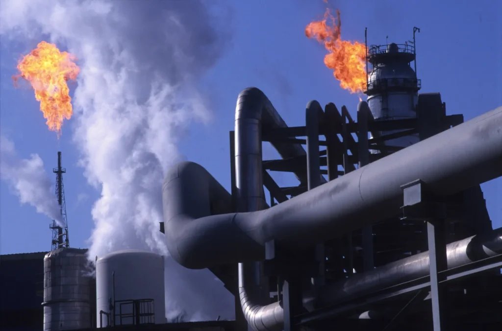 Trump Posts “Strike on Kharg” Images on Iran Oil Hub