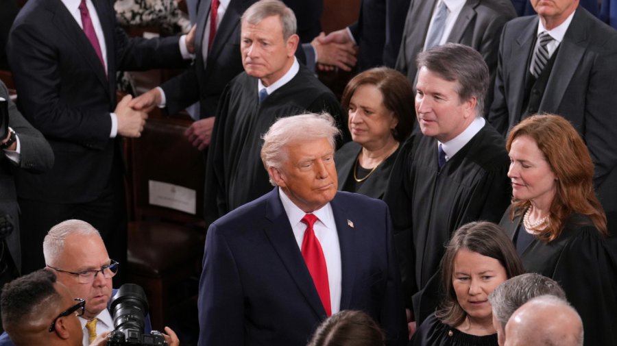 Poll: 46% Say Supreme Court Biased for Trump