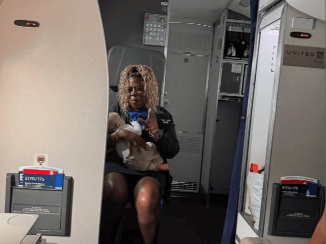 Flight Attendant’s Compassionate Act on UA3486 Goes Viral