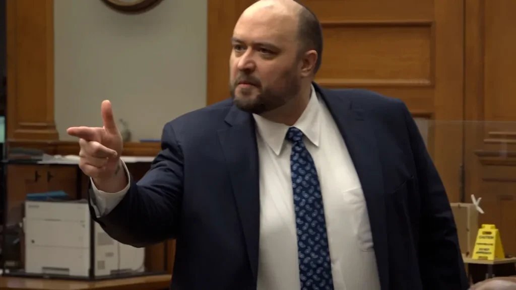 Attorney removed from court after gun gestures at prosecutors