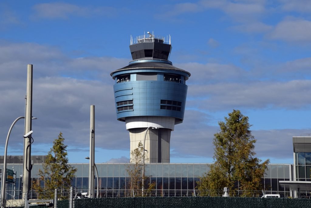 LaGuardia Controllers Faked Time Cards Before Plane Collision